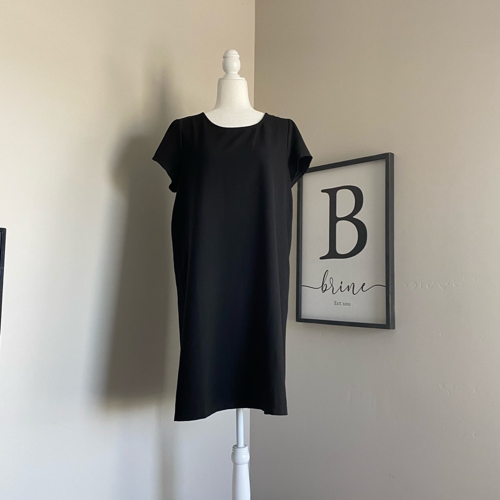 Chelsea 28 Black Crêpe Dress Size Large